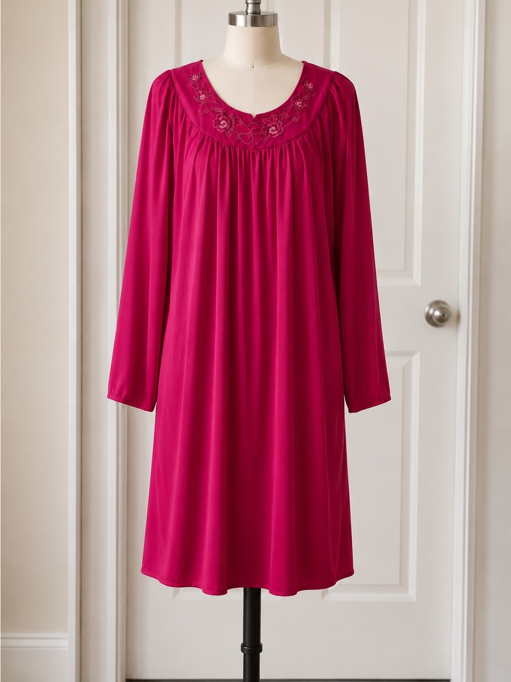 NWOT Granny Style Miss Elaine Bright Pink Embroidered Yoke Nightgown Size 1X